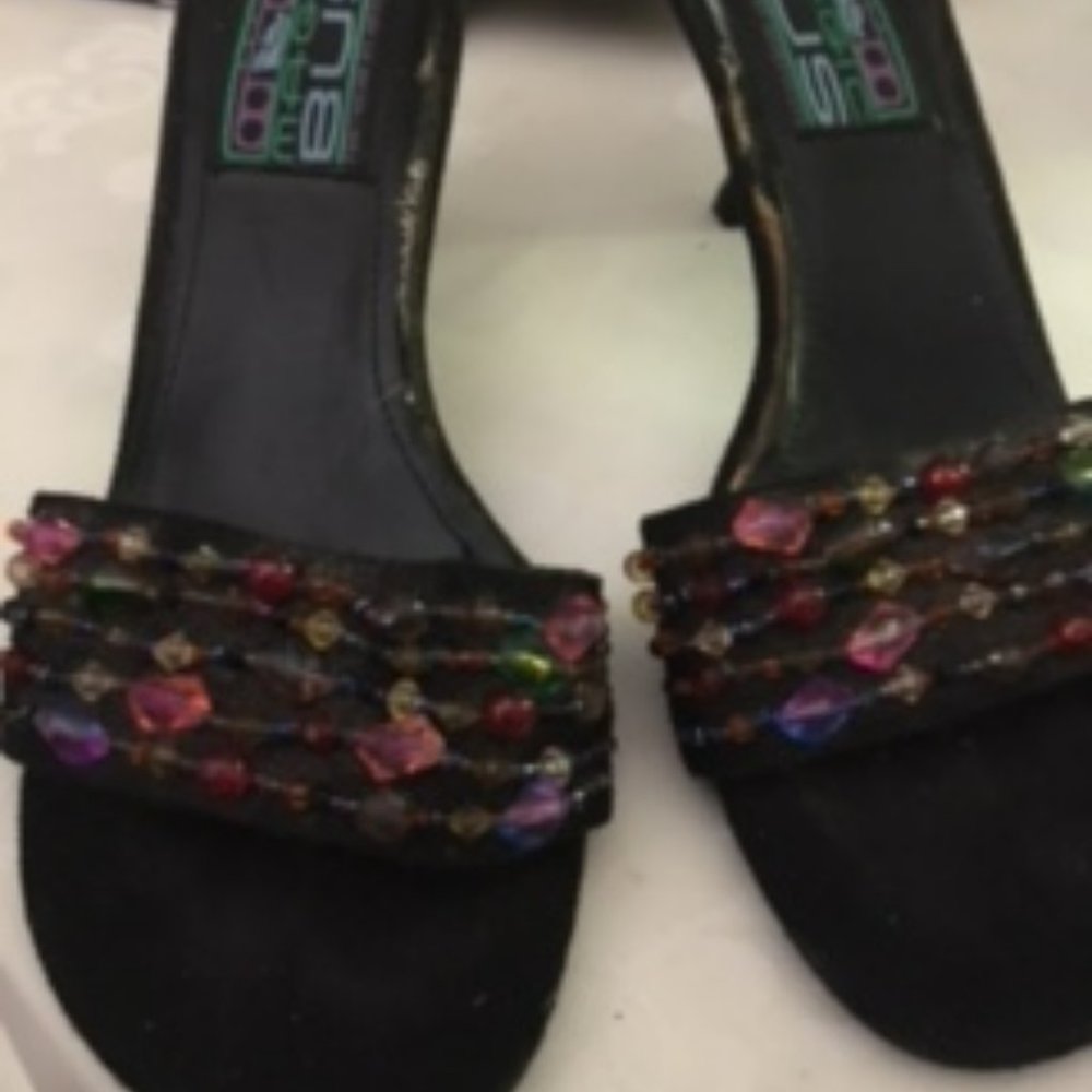 Sandals with heels by Magic Bus